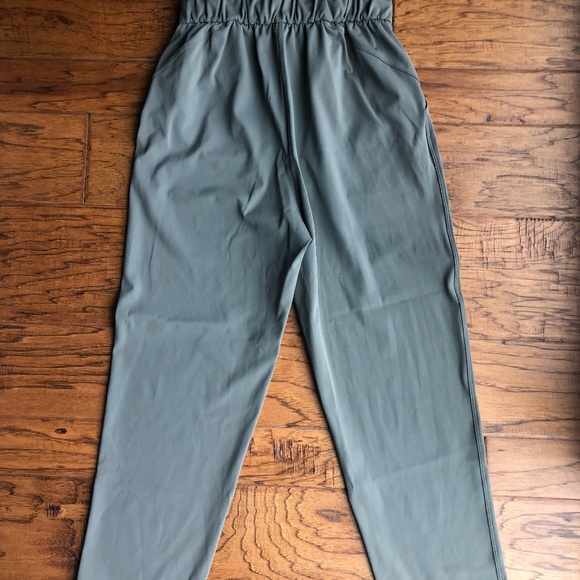 Lululemon Keep Moving Pant Grey Sage, Size 2 - Picture 5 of 6